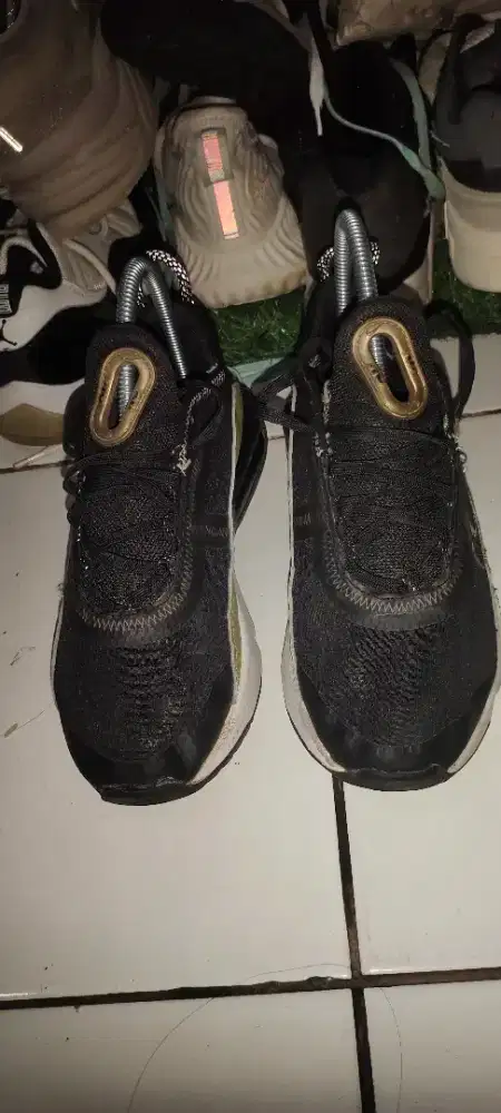Sepatu Thrifting Nike air max size 36