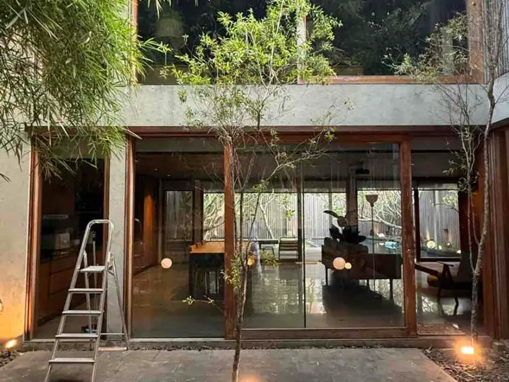 Rumah konsep tropical villa with private pool berlokasi Di BSD Puspita Loka
