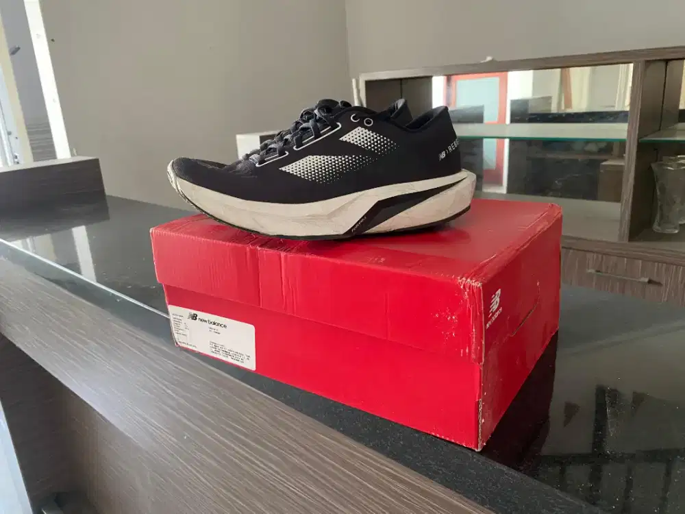 New Balance Rebel V4