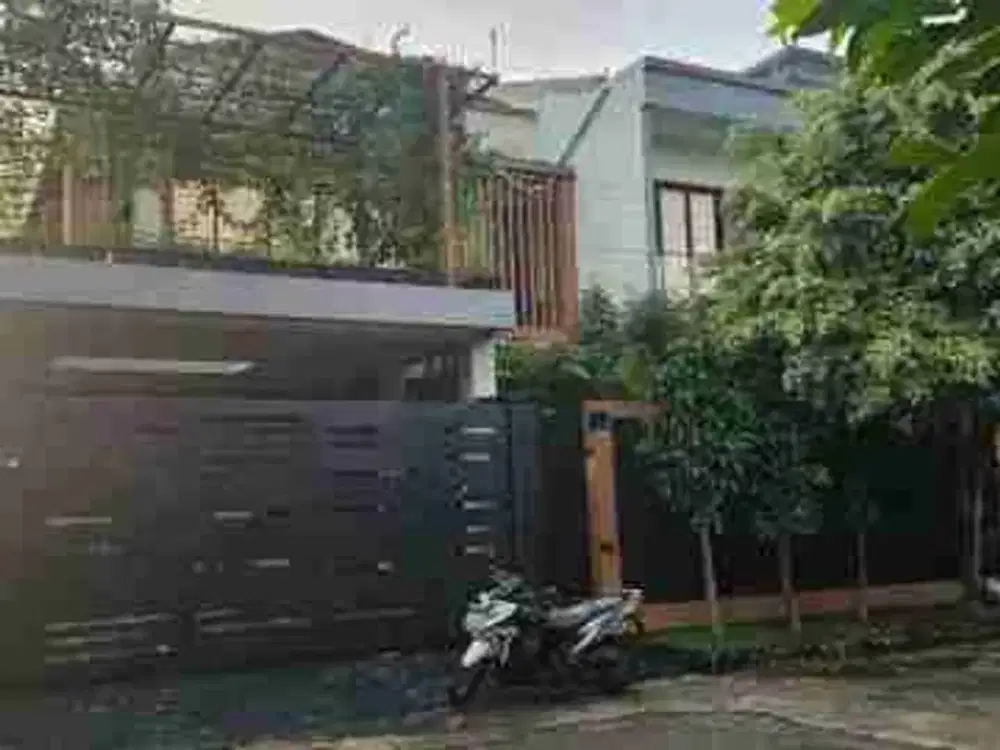 rumah mewah + kolam renang tanah luas 238m² jalan Boulevard