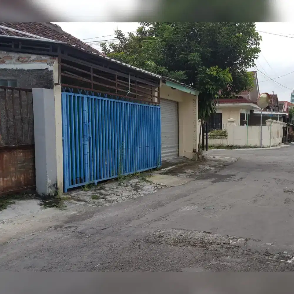 Rumah Kecil Bangunan Lama Lokasi Strategis Pusat Kota Jogja