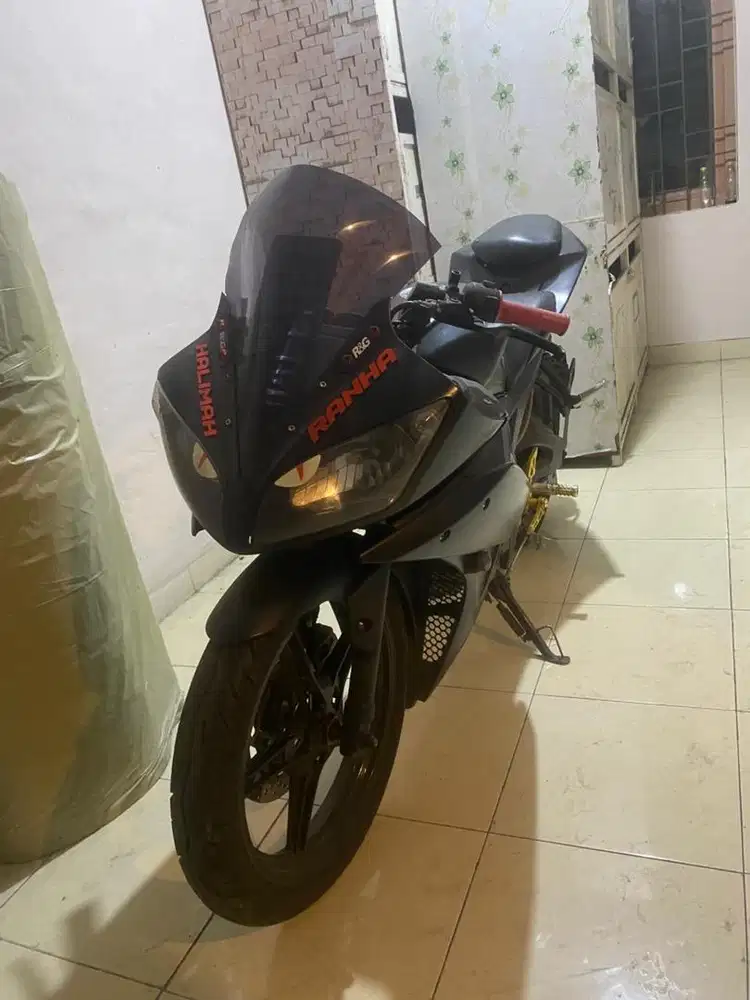 YAMAHA R15 V2 2015