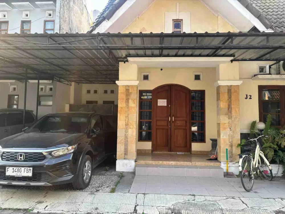disewakan rumah 1 lantai semi furnish strategis murah dalam perumahan didekat jogja City mall