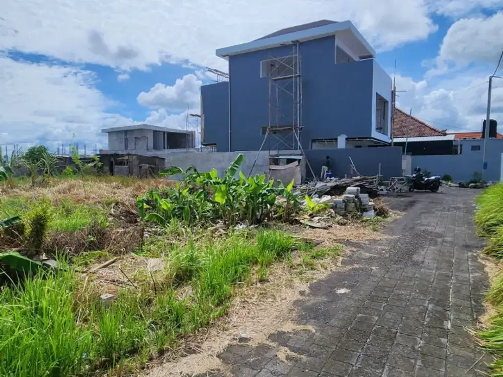 Tanah Freehold Dekat Pantai Cemagi Zona Pariwisata Luas 5 Are dan 4,3 Are Cocok untuk Investasi Villa