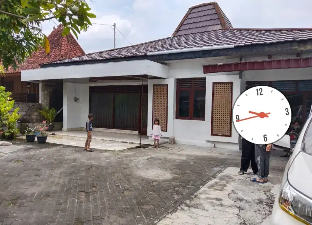 Rumah besar cocok untuk kost atau homestay di area Mantrijeron Yogya