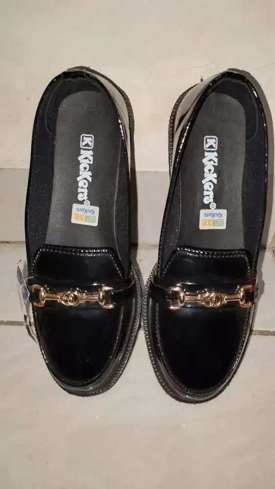 sepatu docmart wanita