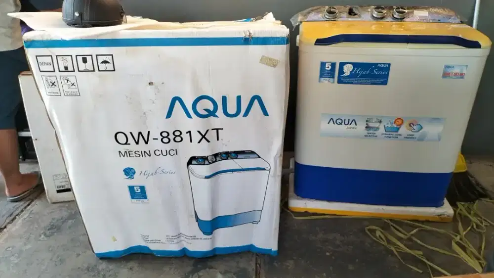 Mesin cuci merk aqua