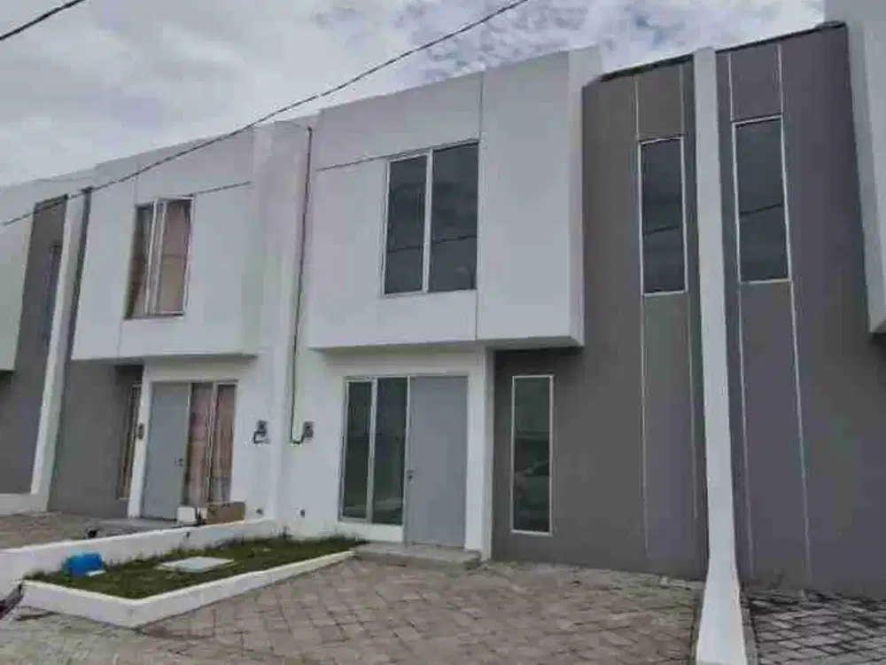 BELI DARI BARU BELUM PERNAH DIHUNI Rumah 2 Lantai The Cemandi Kalang Anyar Sedati Sidoarjo Luas 72 Meter