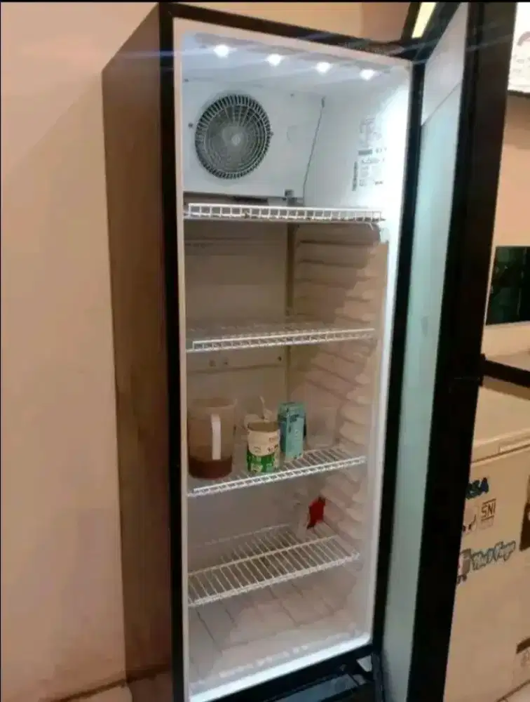 showcase chiller RSA agate 300-R