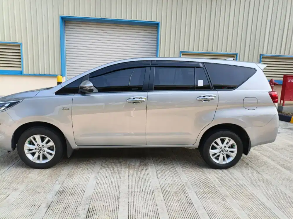Toyota Innova - Type V / AT - 2019