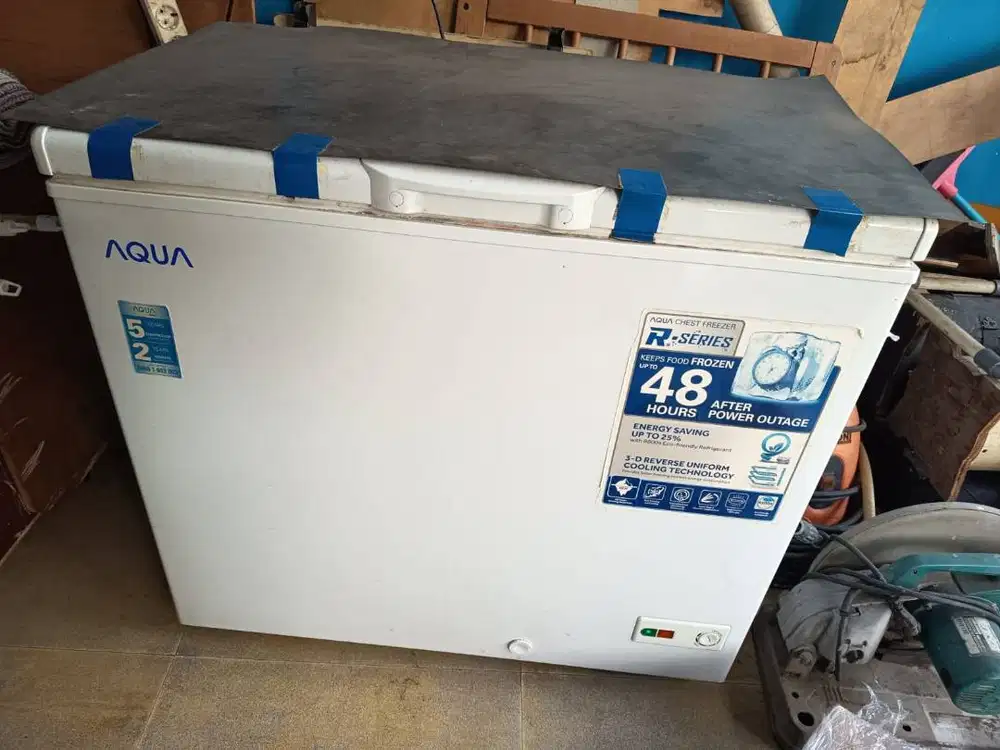Jual  freezer Aqua