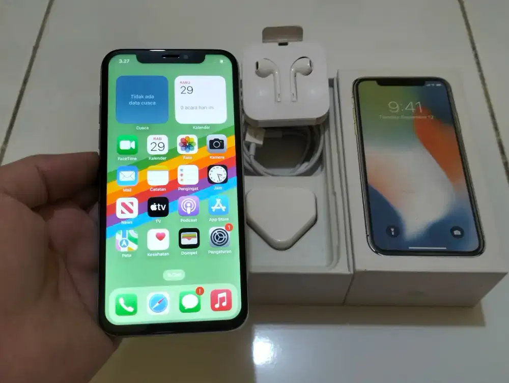 BU iPHONE X 64GB White 4G LTE Lengkap Mulus iCloud Kosong ALL Operator