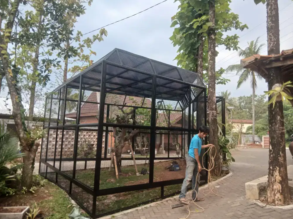 Kandang burung aviary sedang