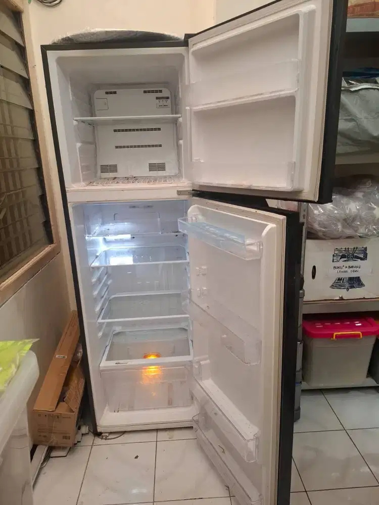 FS Kulkas Mitsubishi Electric