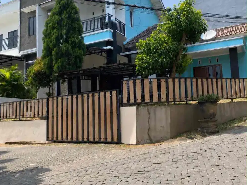 Jual Cepat! Rumah Ready  Semi Furnish Siap Huni di Tembalang