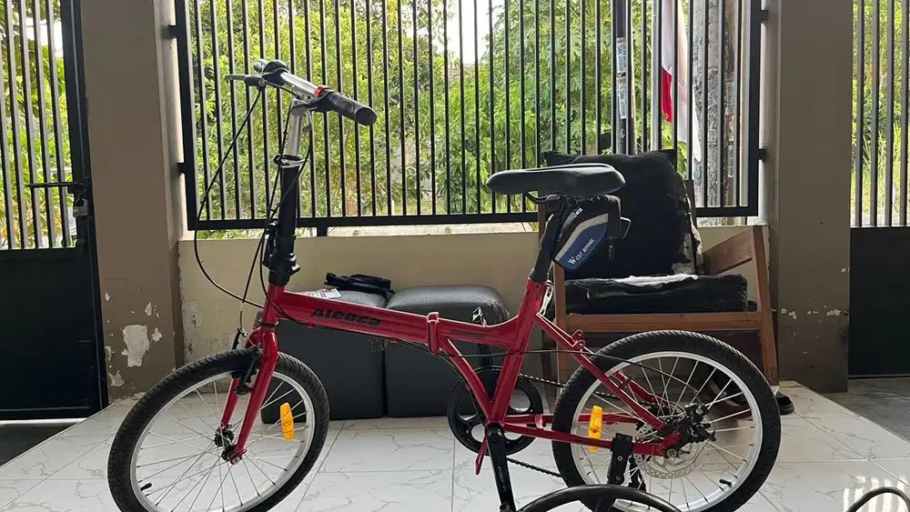 ALEOCA FOLDING BIKE 20” 7 SPEED – KONDISI MULUS & SIAP GOWES