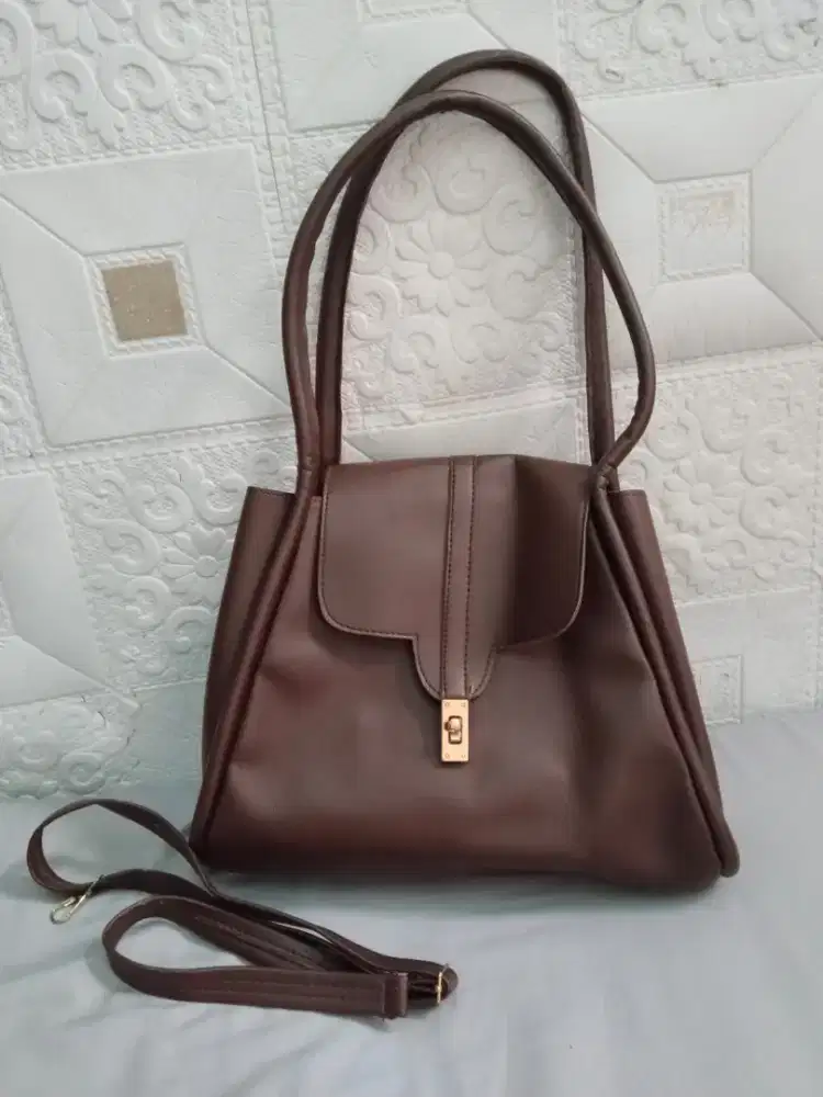 Tas coklat wanita