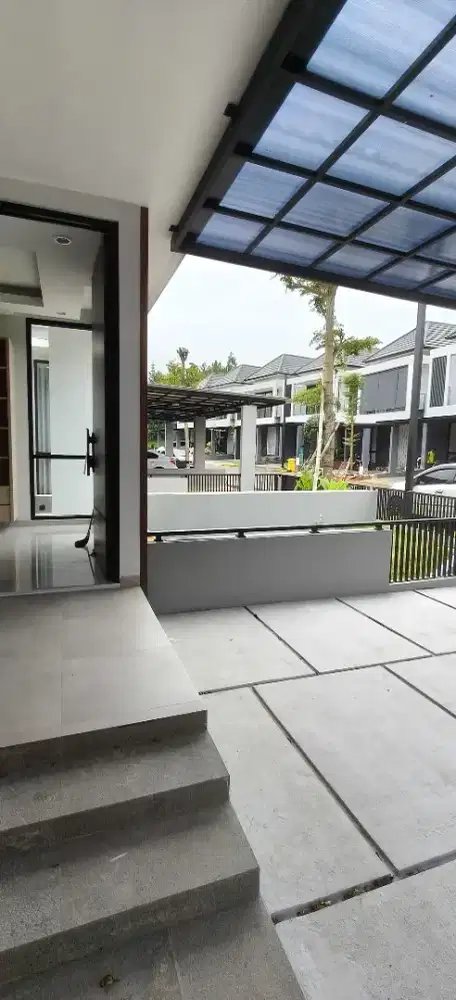 RUMAH BARU DI HILAGO VIEW DANAU HILAGO BSB SEMARANG SIAP HUNI