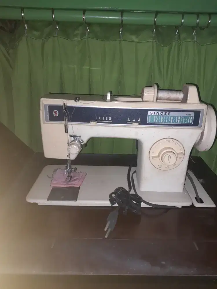 Mesin jahit singer 1288 dan mesin obrar general EZY LocK 304