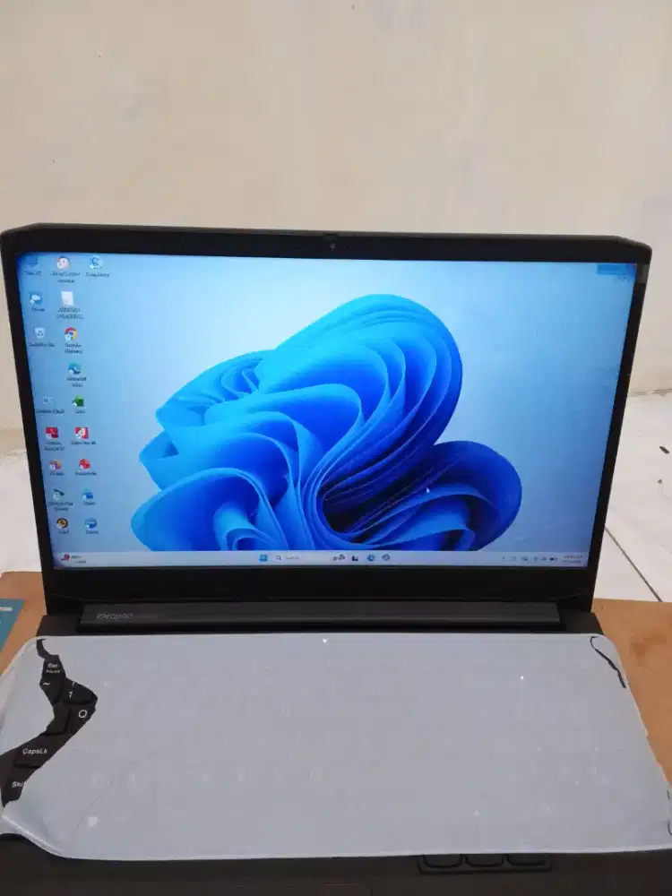 LENOVO IDEAPAD Gaming3 15ACH6 Ryzen 5-5500H Ram 8Gb Ssd 512 Gb Win 11
