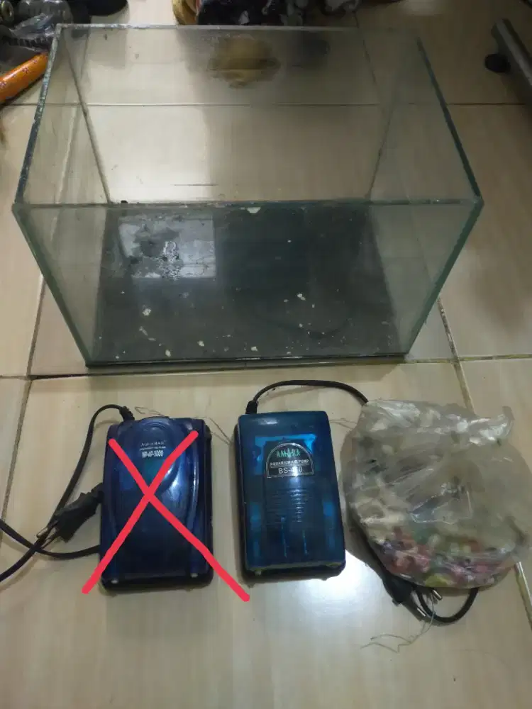 Akuarium ukuran 30 20 21 plus aerator oksigen plus batu-batu karang