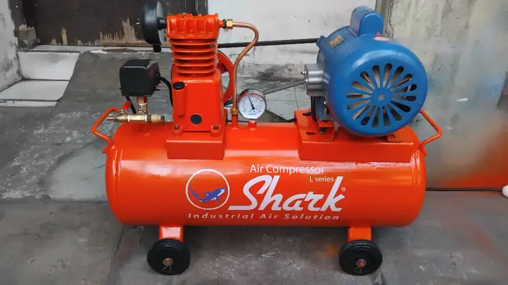 Kompresor Angin 1/4PK Merk Shark , Dinamo 1/2 PK ,  Tinggal Pakai