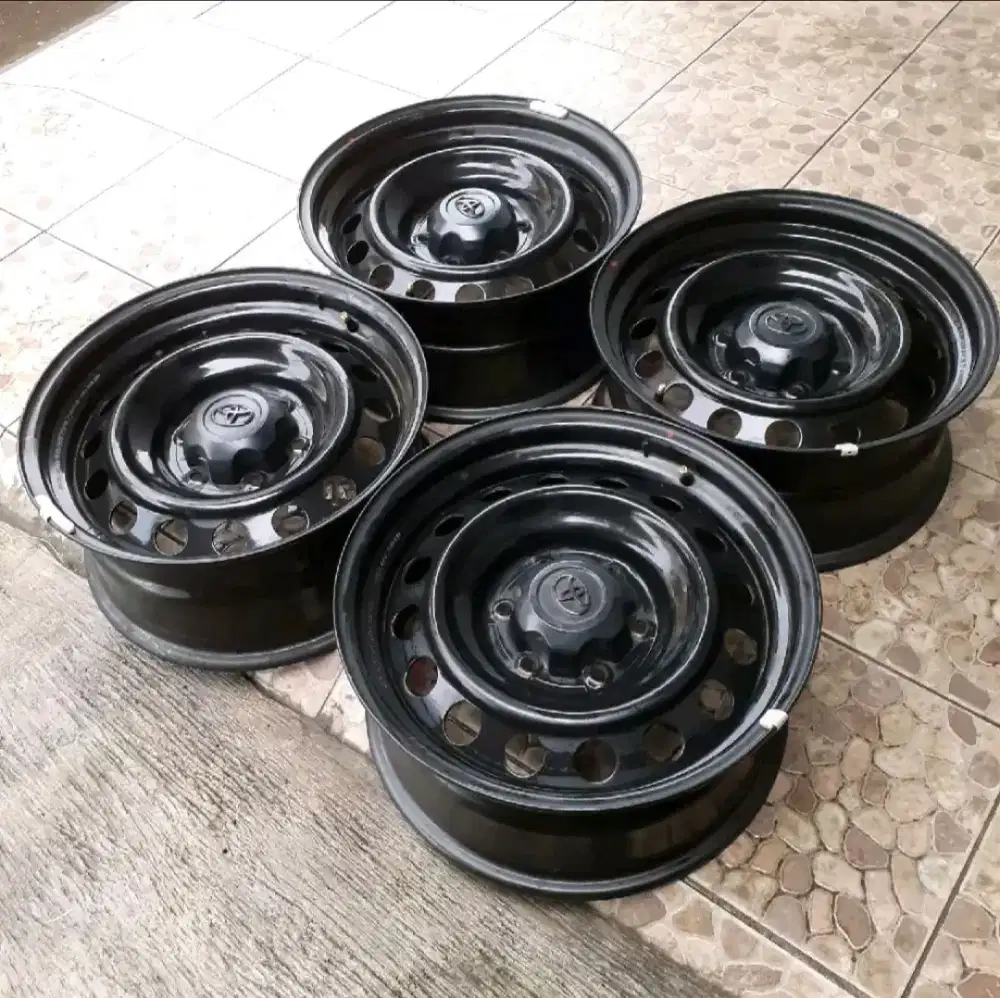 VELG KALENG R 17 PCD 6 x 139 Lebar 7.5  Kondisi 95 %
