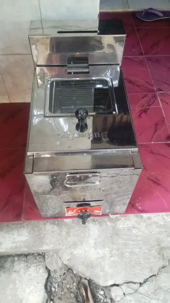 Dijual deepfryer bekas merk butterfly