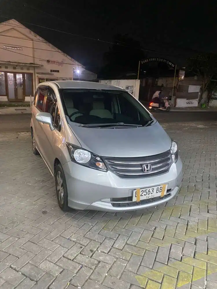 Honda Freed 2010 PSD