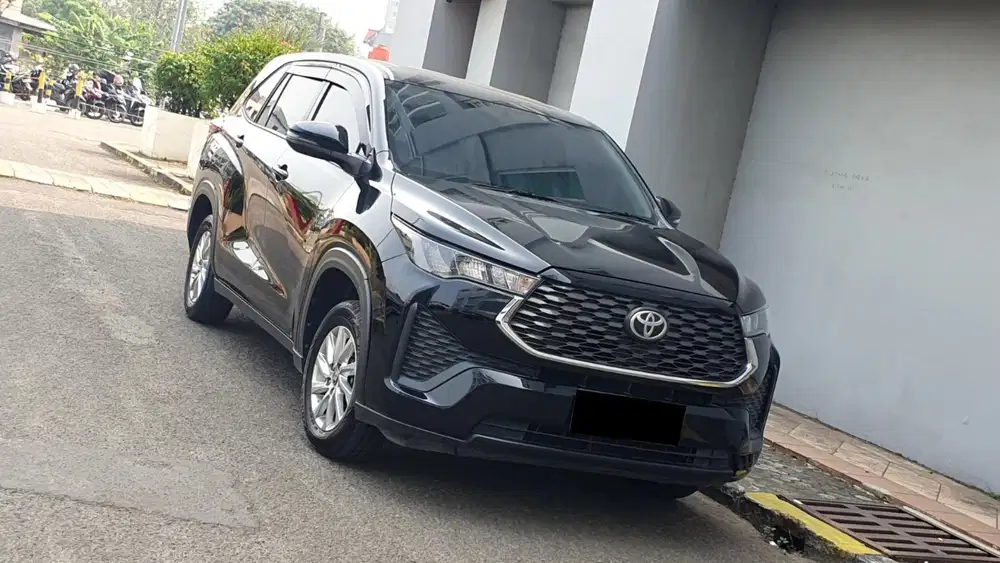 Toyota kijang innova zenix g non hybrid 2023 pakai 2024 hitam