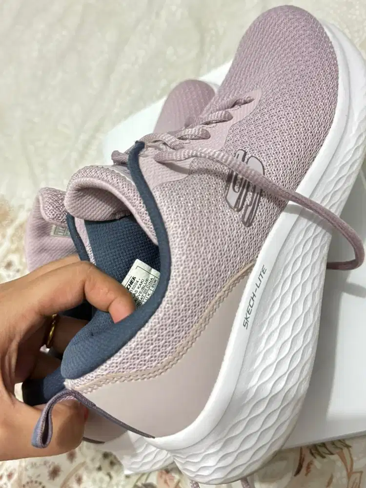 Sepatu skechers ori