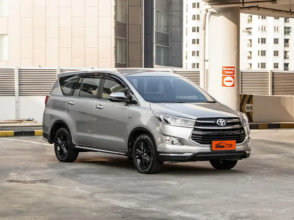 Toyota Innova Venturer 2.0 AT Tahun 2018