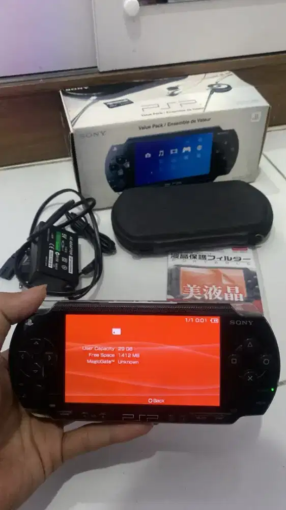 Psp 1000 fulset memori 8gb 30 games