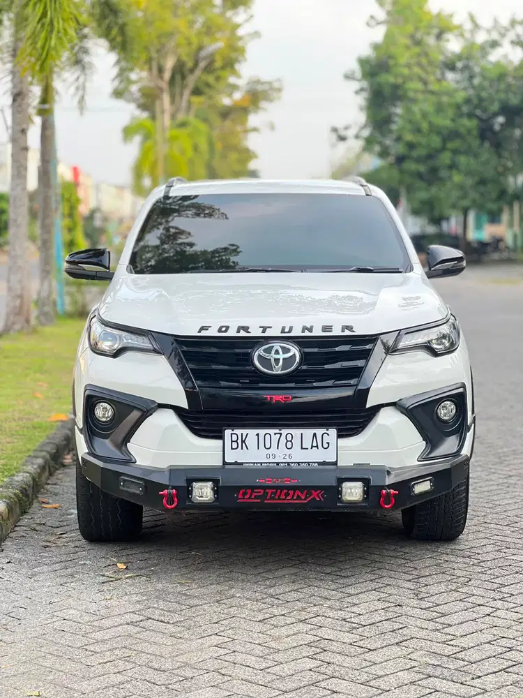 Toyota Fortuner VRZ TRD A/T Putih 2019 Pajero sport dakar 2018 solar