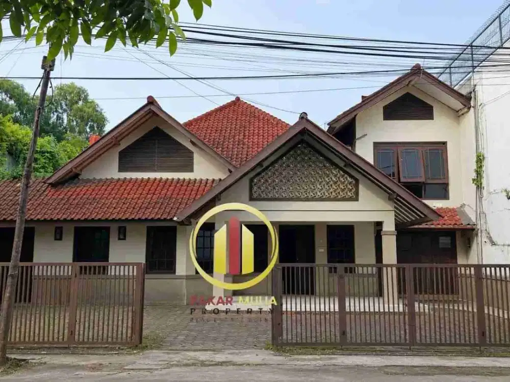 Disewakan Rumah Usaha di Kawasan Komersil Sayap Riau Bandung
