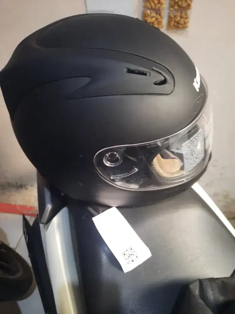 Jual helm masih baru
