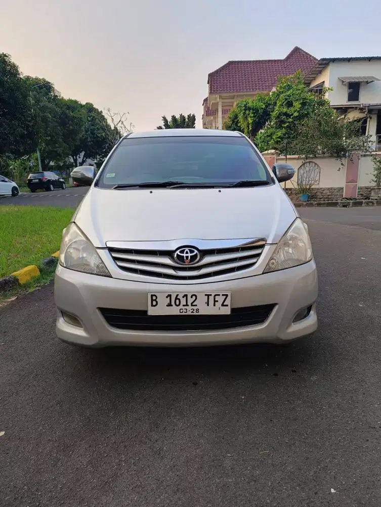 Toyota Kijang Innova G 2.0 Matic 2010