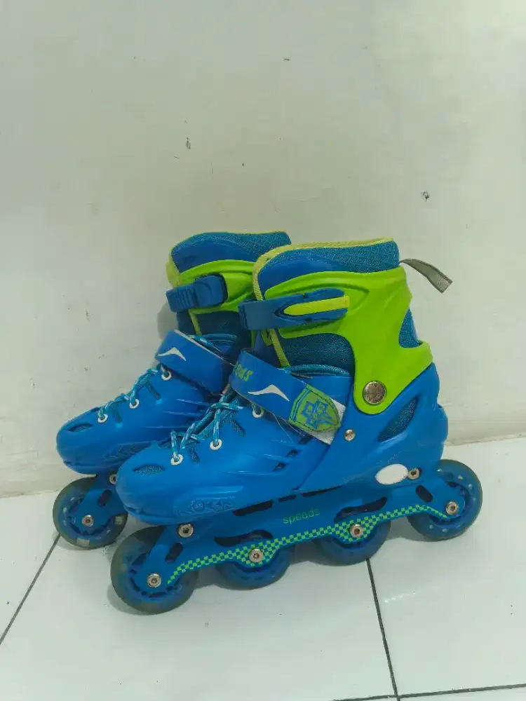 Sepatu roda speeds