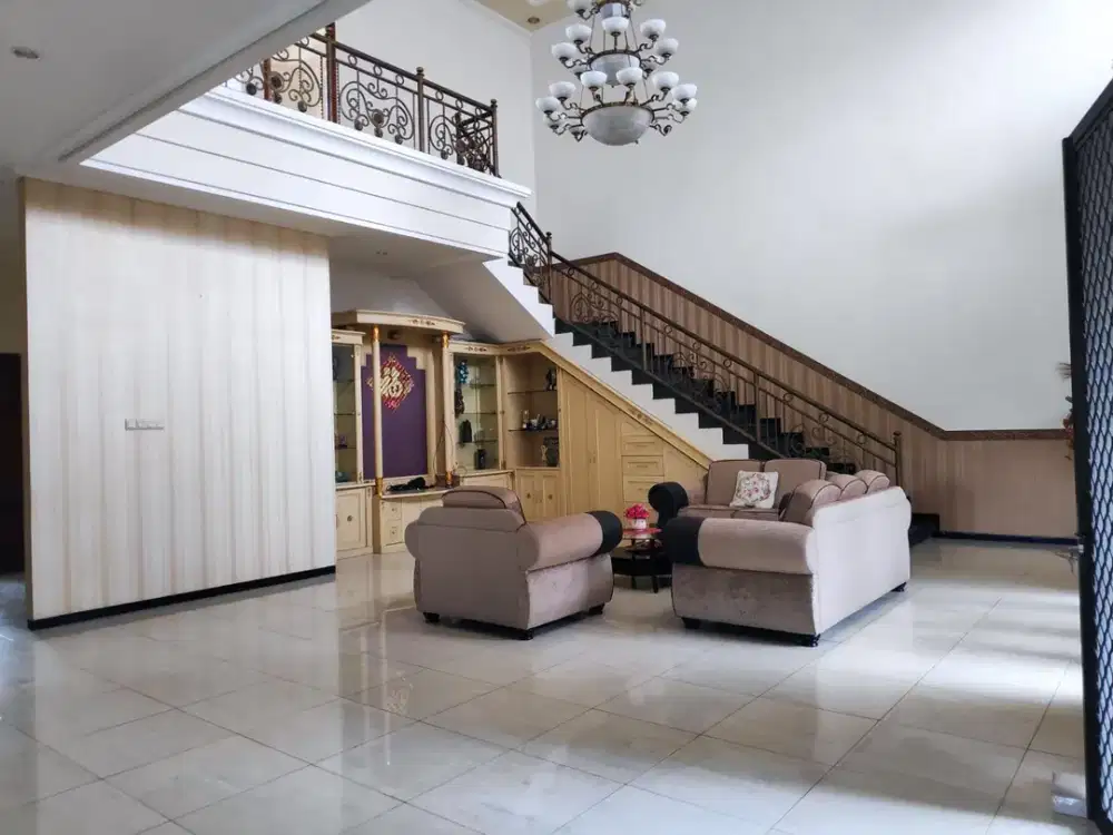 Dian Istana