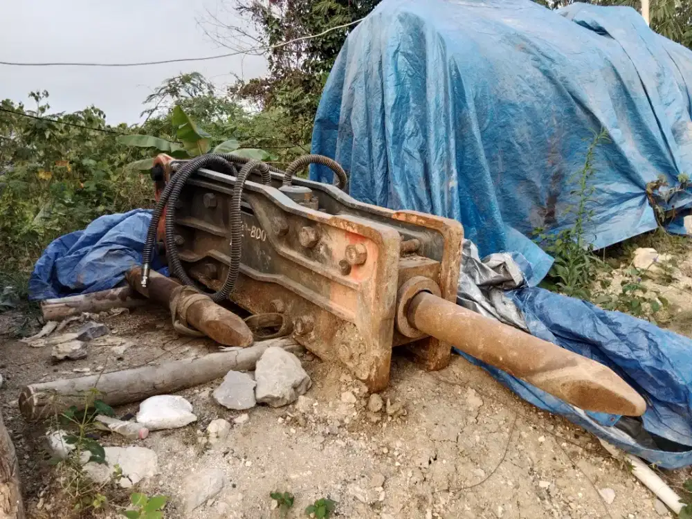Di jual cepat Breaker DYB 800 dongyang