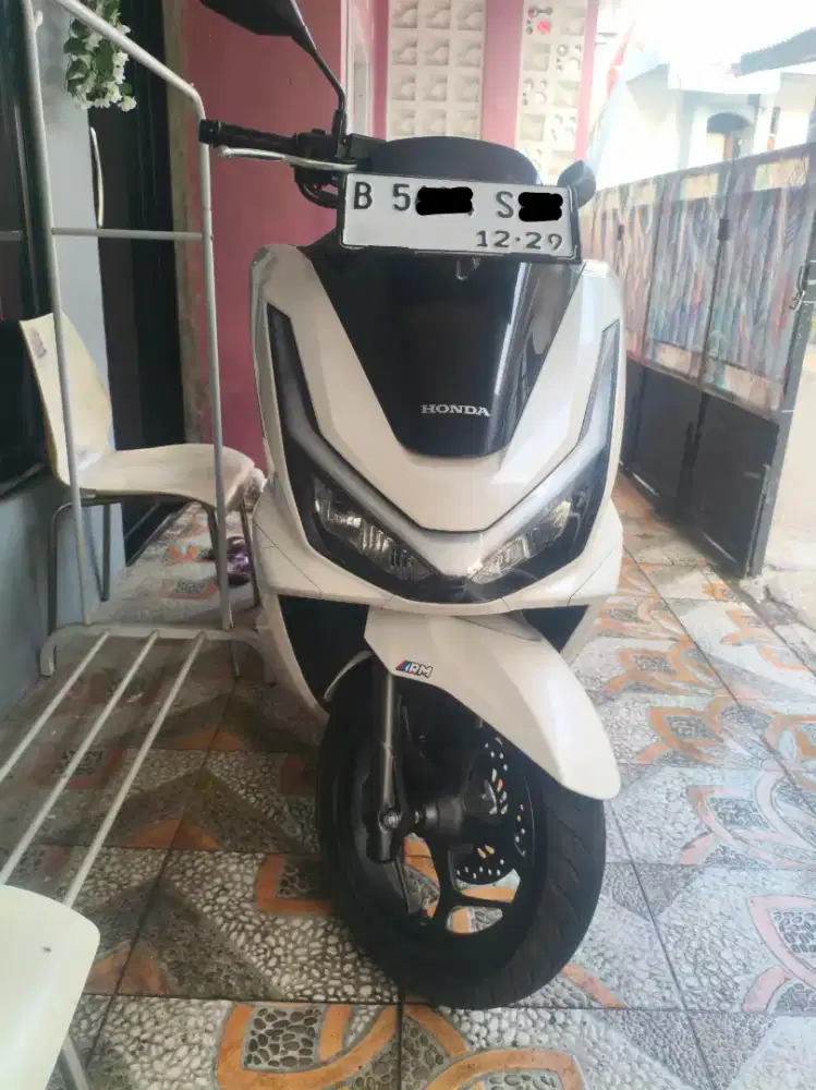 Honda PCX 160 CBS ISS Tahun 2024 akhir