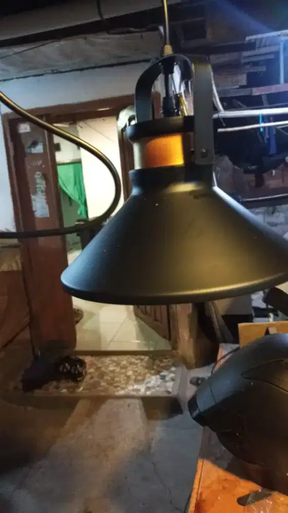 Fiting lampu atau cover lampu