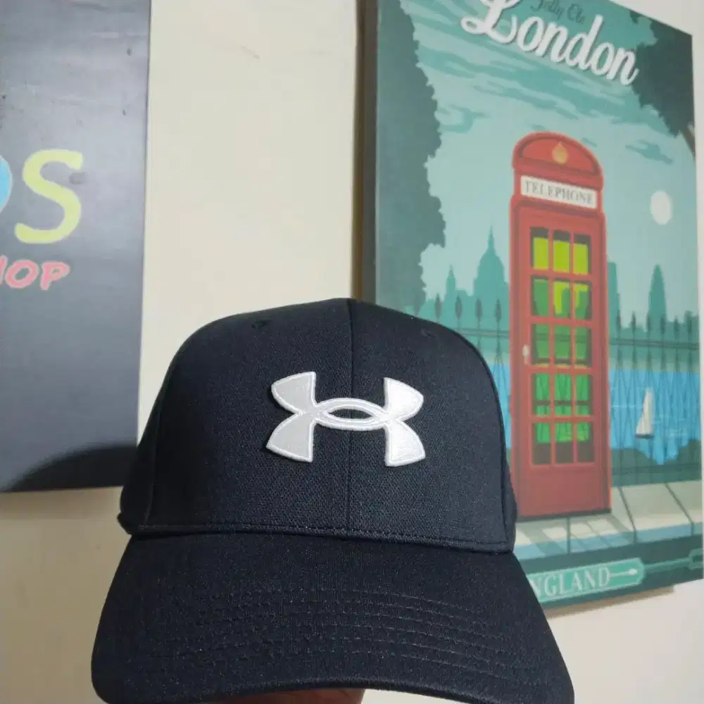 Topi under armour