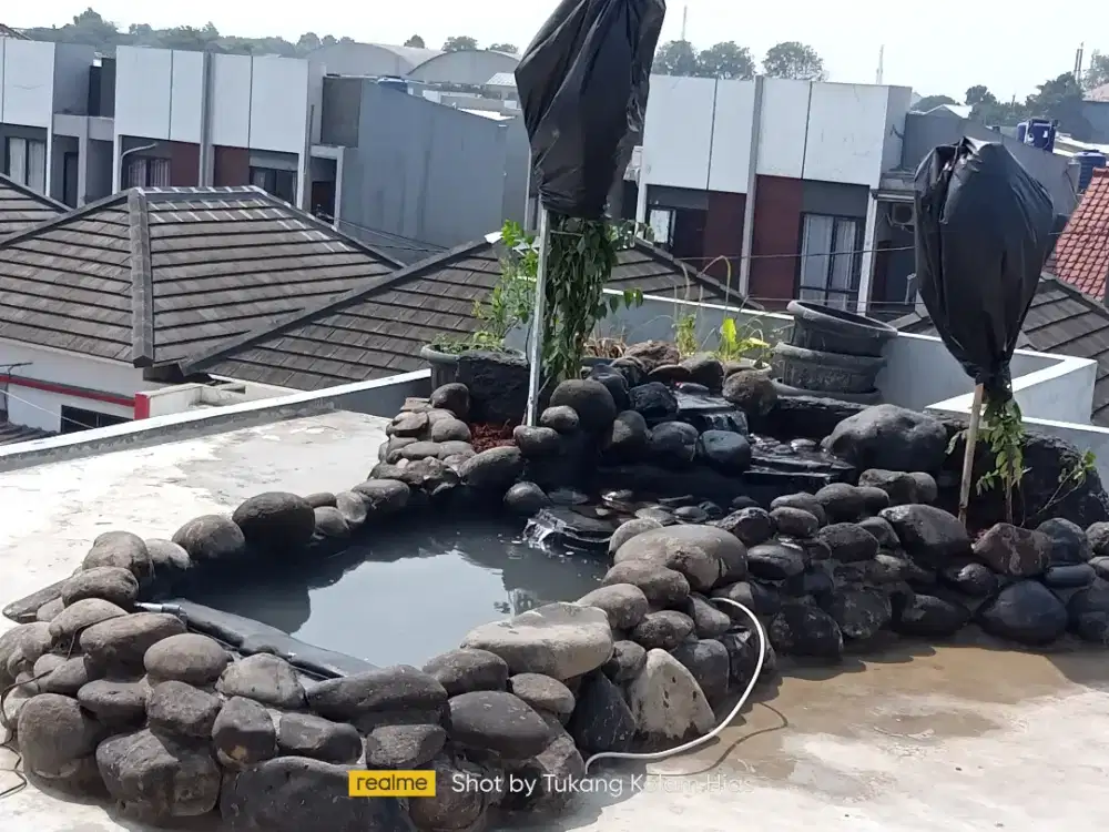 Tukang kolam hiyas