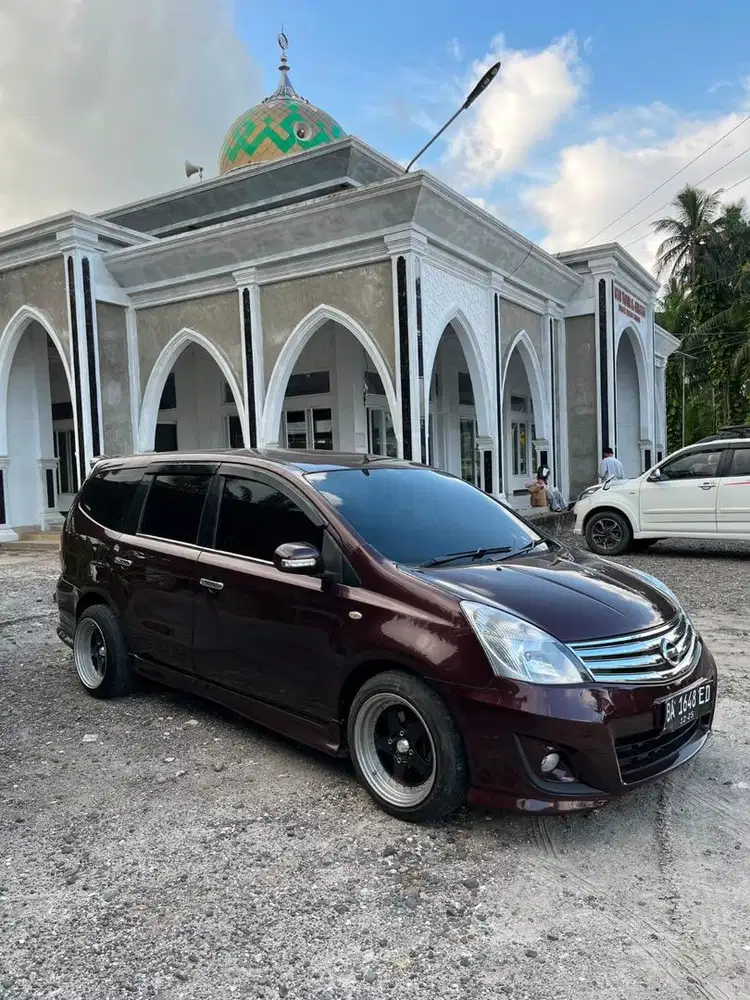 Grand livina HWS tipe tertinggi tahun 2012 matic