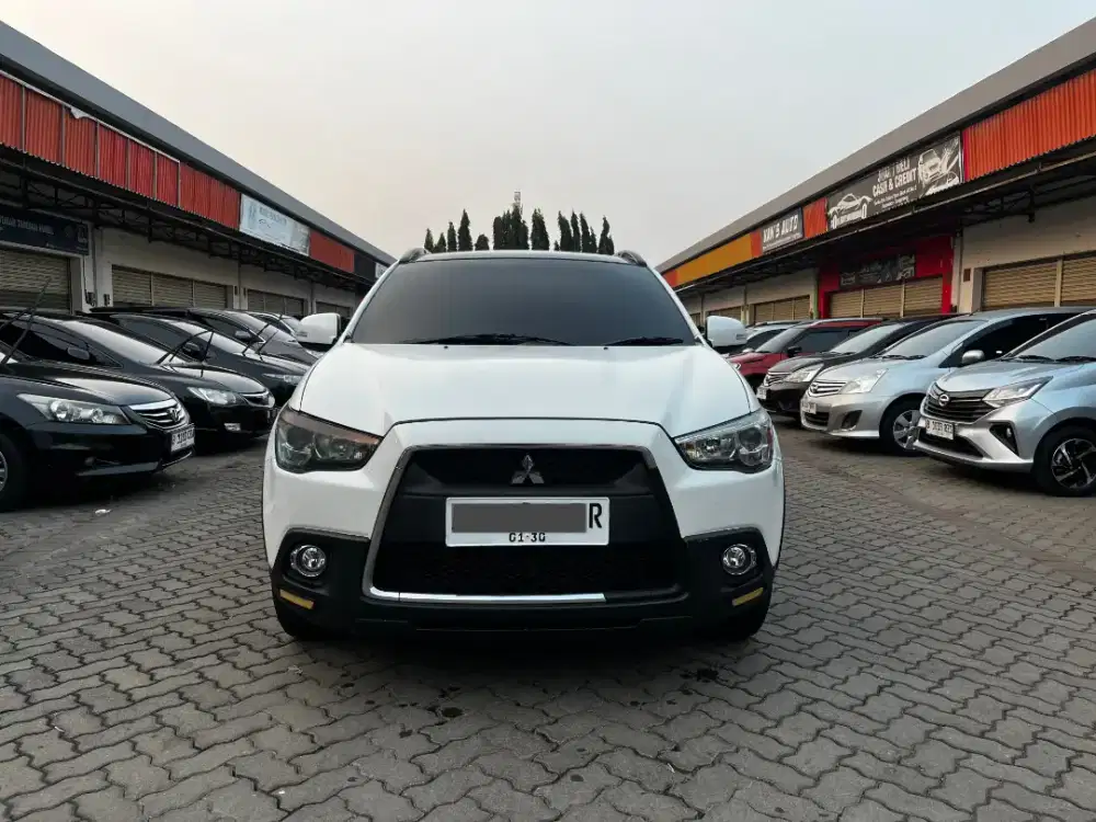 5JT OUTLANDER PX LIMITED AT 2013 WHITE EDITION RARE ITEM !!