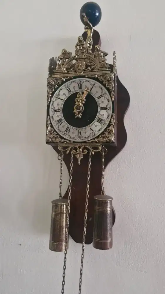 Jam Dinding Bandul antik