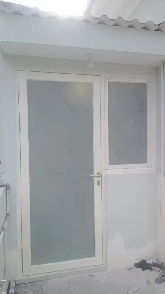Terima pemasangan kusen aluminium