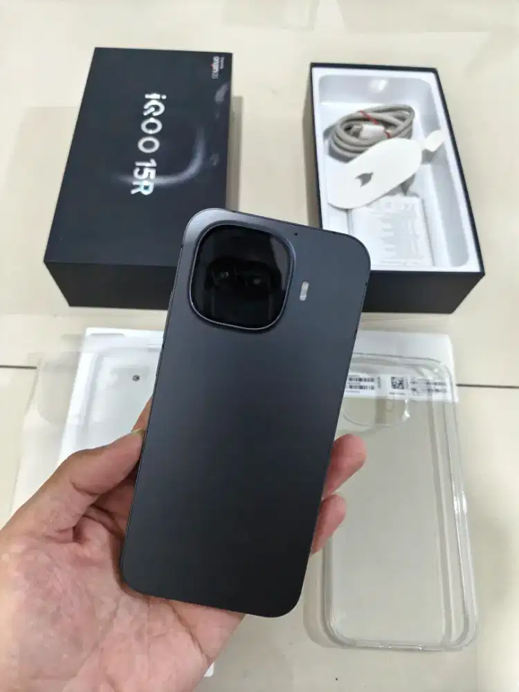 Iqoo 15r 8/256 garansi panjang fullset