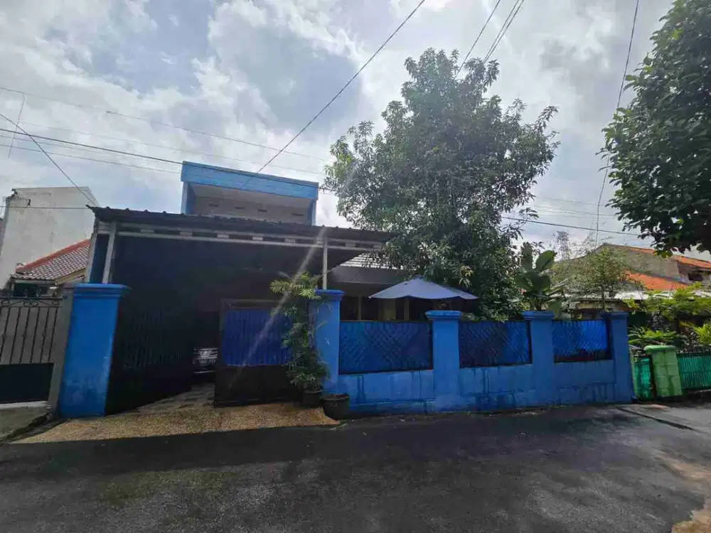 Rumah plus Kos kosan 10 kmr terisi penuh di Jual dg hrg nego di Petukangan utara jaksel